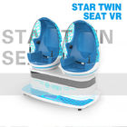 Dos asientos indican a cine 9D de la silla el azul de la máquina de juego de la realidad virtual con el color blanco