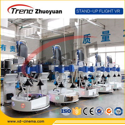 Dispositivos del juego de la realidad virtual del videojuego del parque de atracciones con la plataforma giratoria de 360 °